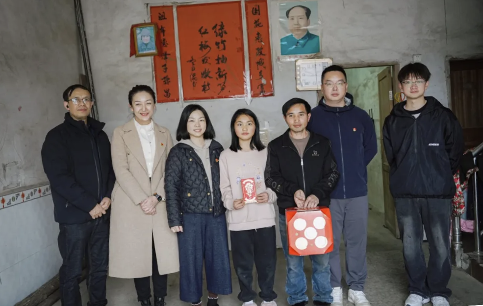 津彩紛呈 喜迎新春:鹽津黨委2025新春慰問(wèn)系列活動(dòng) 津彩紛呈 喜迎新春:鹽津黨委2025新春慰問(wèn)系列活動(dòng)